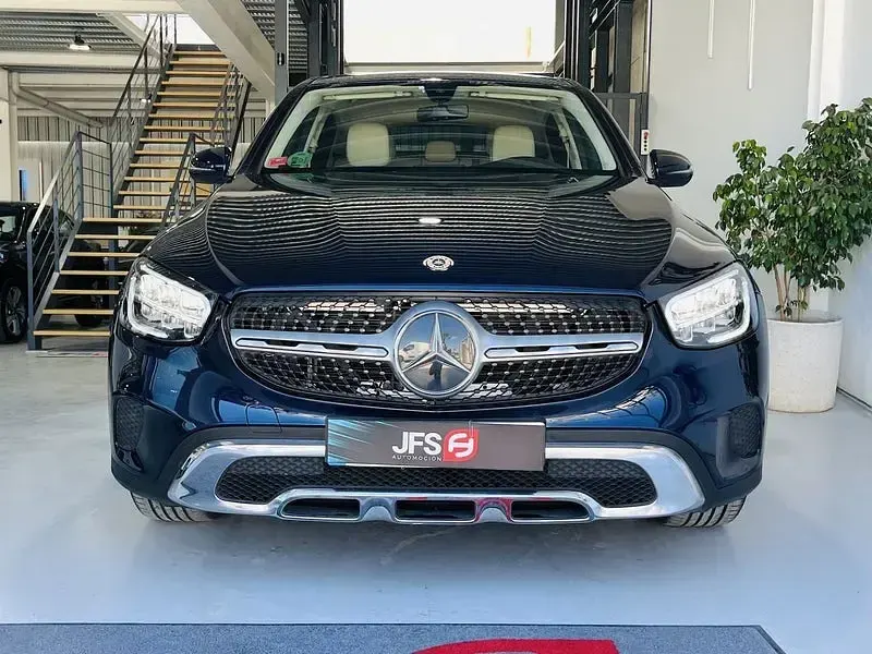 Usado Mercedes GLC220 194 HP (142 kW) 2021 Azul Coupé
