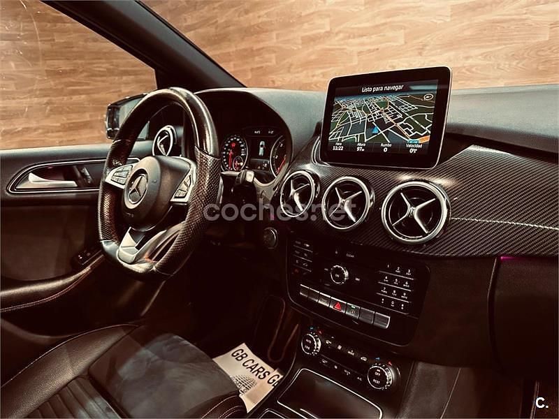 Usado Mercedes B200 AMG line 136 CV (100 kW) 2017 Negro Monovolumen
