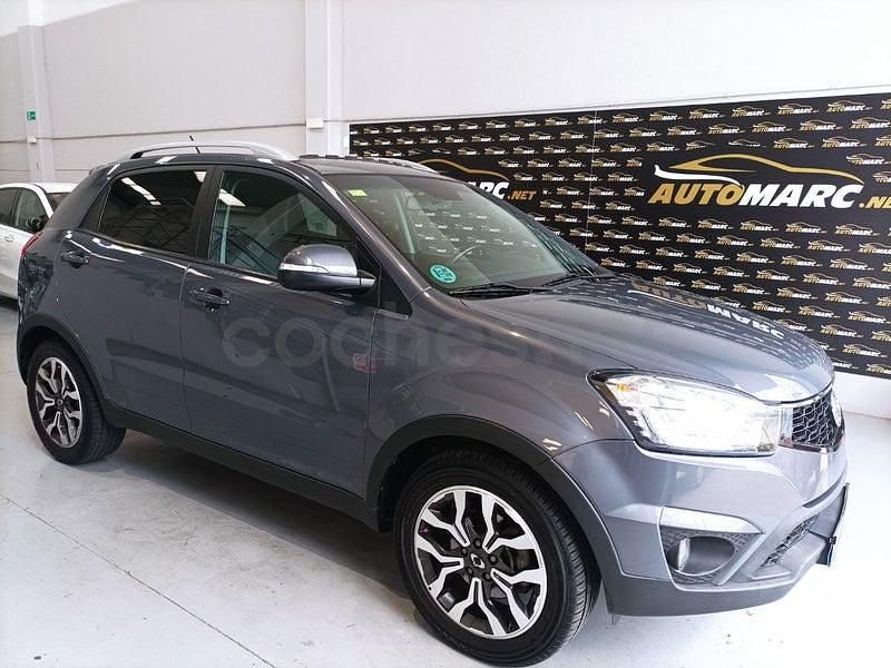Usado Ssangyong (KGM) Korando 178 CV (130 kW) 2016 Gris / plata SUV