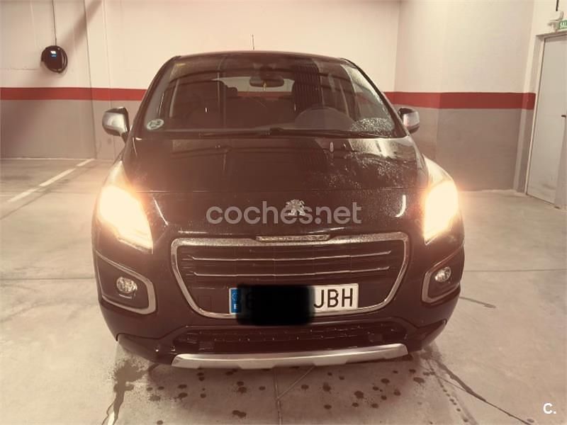 Usado Peugeot 3008 Active 120 CV (88 kW) 2014 Negro Berlina
