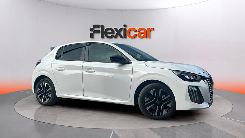 Usado Peugeot 208 Allure 110 CV (80 kW) 2025 Blanco Utilitario