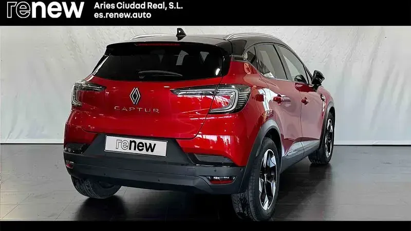 Usado Renault Captur Techno 101 CV (74 kW) 2025 Rojo SUV