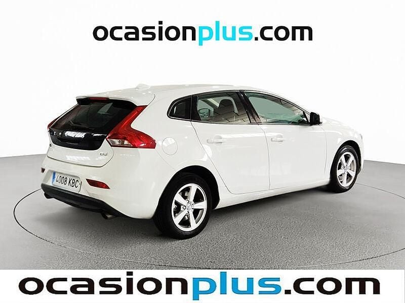 Usado Volvo V40 Momentum 150 CV (110 kW) 2017 Blanco Familiar