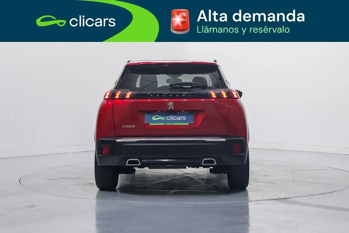 Usado Peugeot 2008 Allure 130 CV (95 kW) 2021 Rojo SUV
