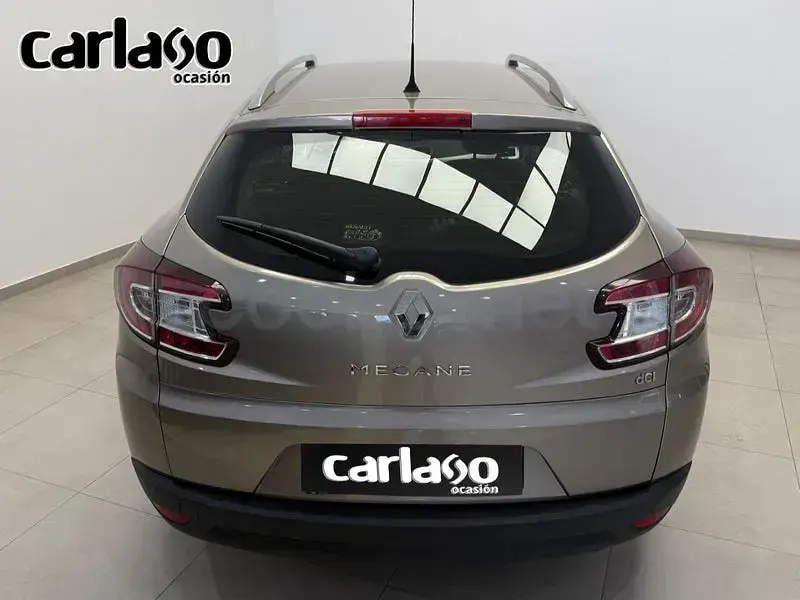 Usado Renault Mégane GrandTour Dynamique 110 CV (80 kW) 2011 Beige Familiar