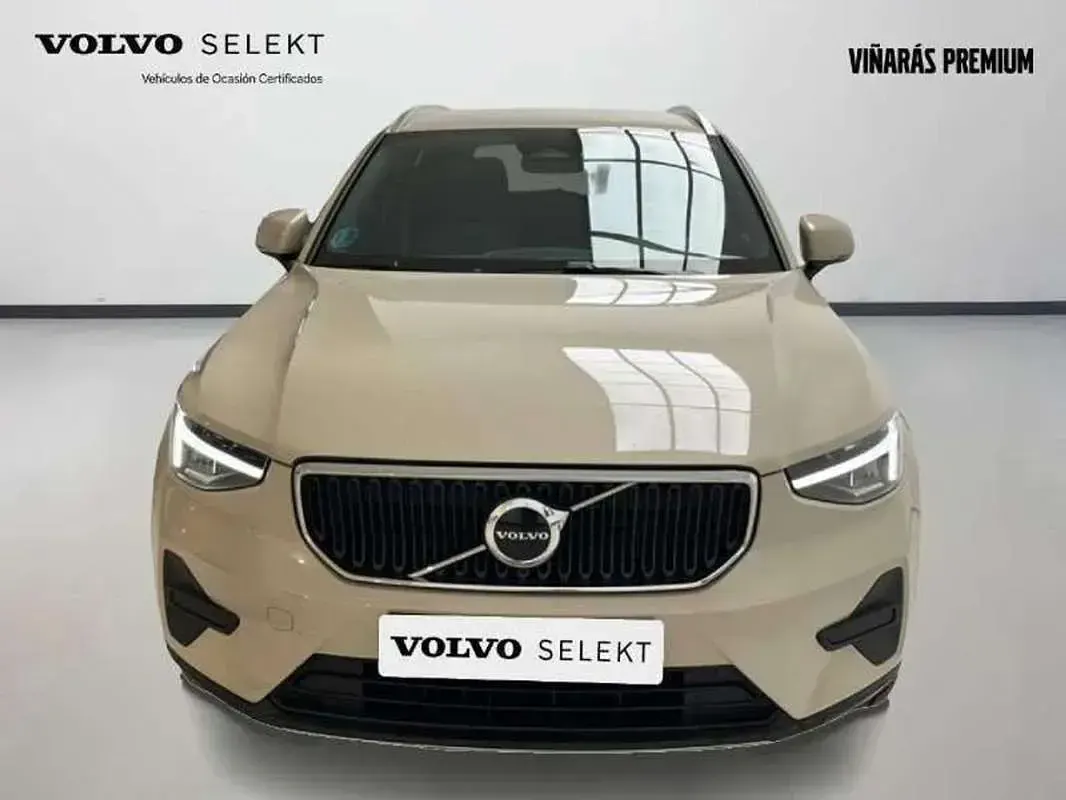 Brugt Volvo XC40 Core 163 HK (119 kW) 2025 Sølv SUV