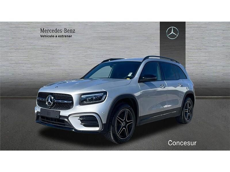 Gris Nuevo 2026 Mercedes GLB200 SUV | 53.800 € - Imagen 1/4