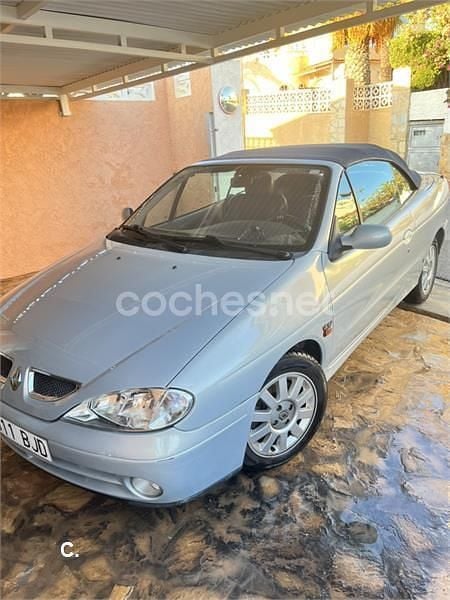 Gris / plata Usado 2001 Renault Mégane Cabriolet Descapotable | 2100 € - Imagen 1/4