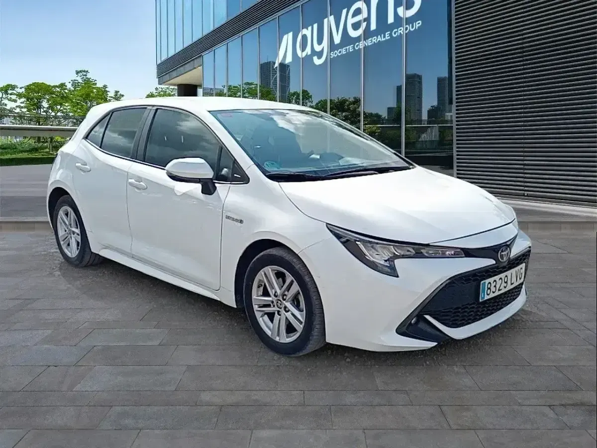 Usado Toyota Corolla Active 122 CV (89 kW) 2021 Blanco Berlina