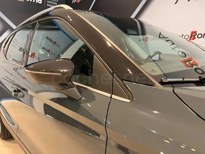 Usado Seat Arona FR 115 CV (84 kW) 2025 Gris / plata SUV
