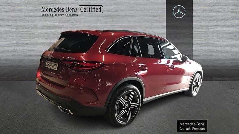 Usado Mercedes GLC220 AMG line 197 CV (144 kW) 2025 Manufaktur rojo patagonia SUV