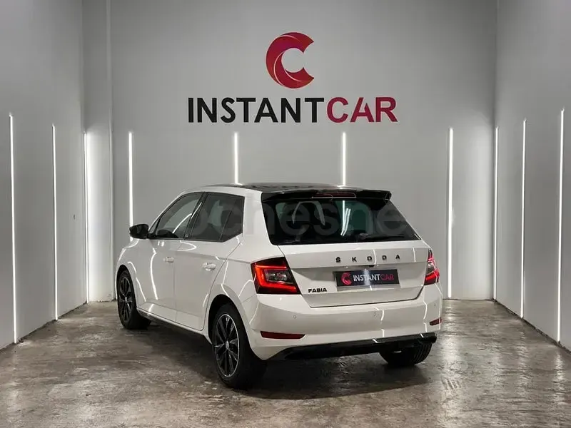 Usado Skoda Fabia Monte Carlo 95 CV (69 kW) 2021 Blanco Utilitario