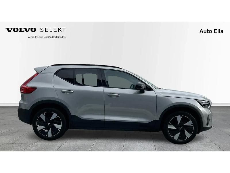 Begagnad Volvo XC40 Core 185 kW (252 HK) 2023 Grå SUV