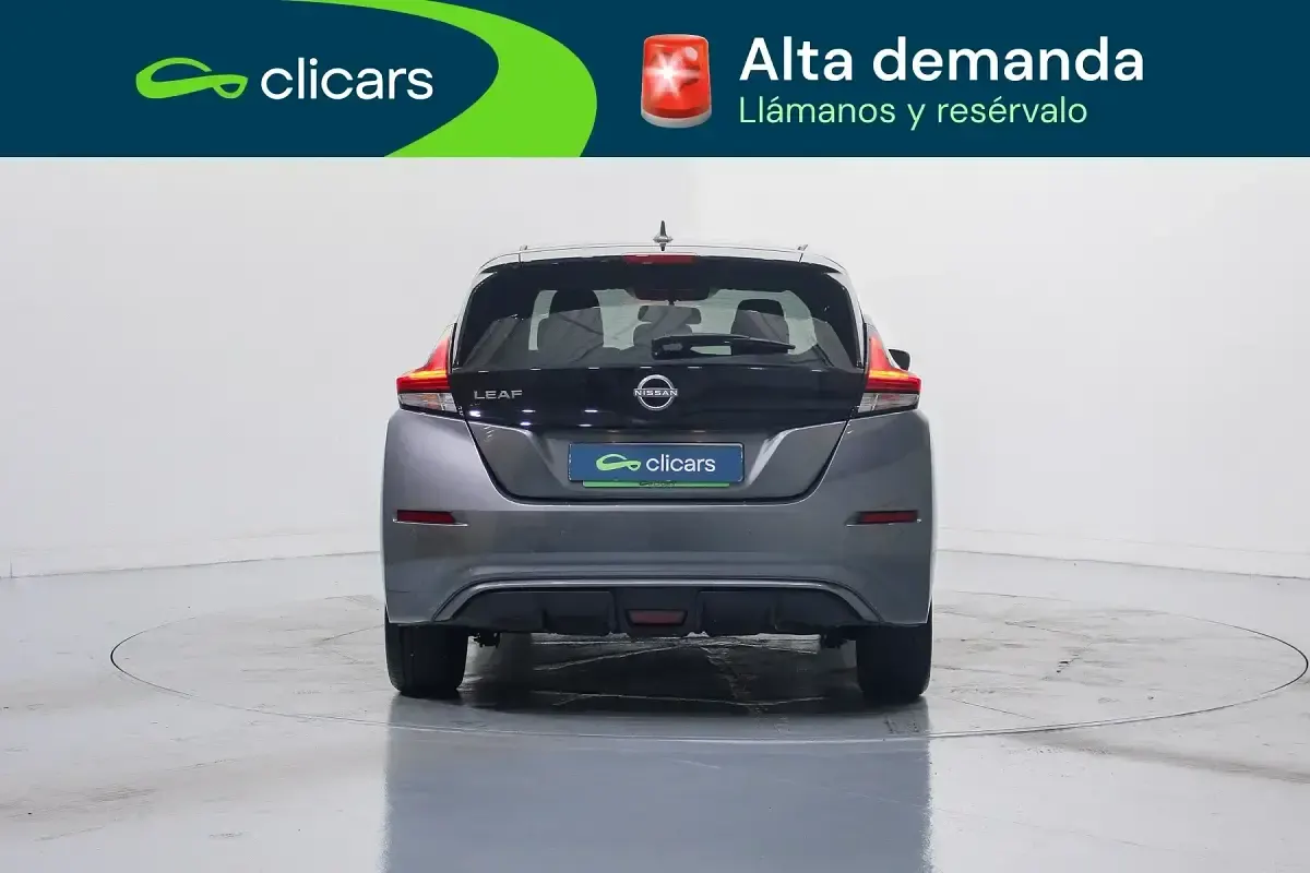 Usado Nissan Leaf N-Connecta 110 kW (150 CV) 2024 Gris Utilitario