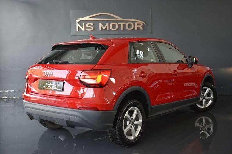 Usado Audi Q2 Advanced Plus 116 CV (85 kW) 2018 Rojo SUV