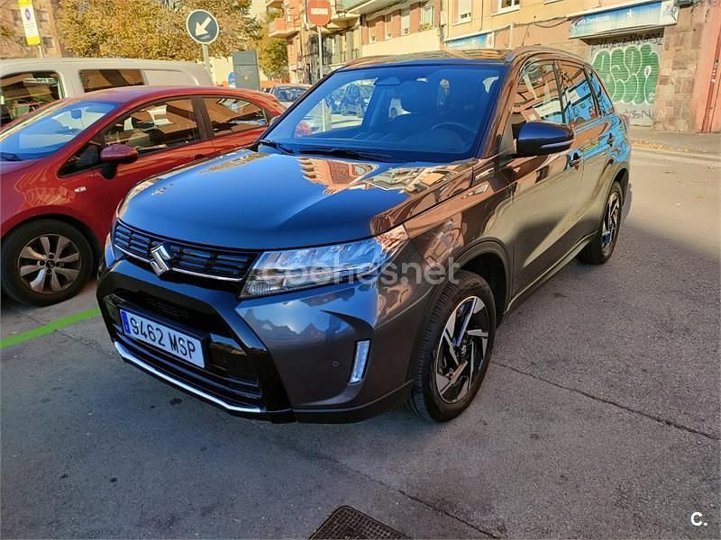 Gris / plata Usado 2024 Suzuki Vitara SUV | 22.900 € (Un poco caro) - Imagen 1/4