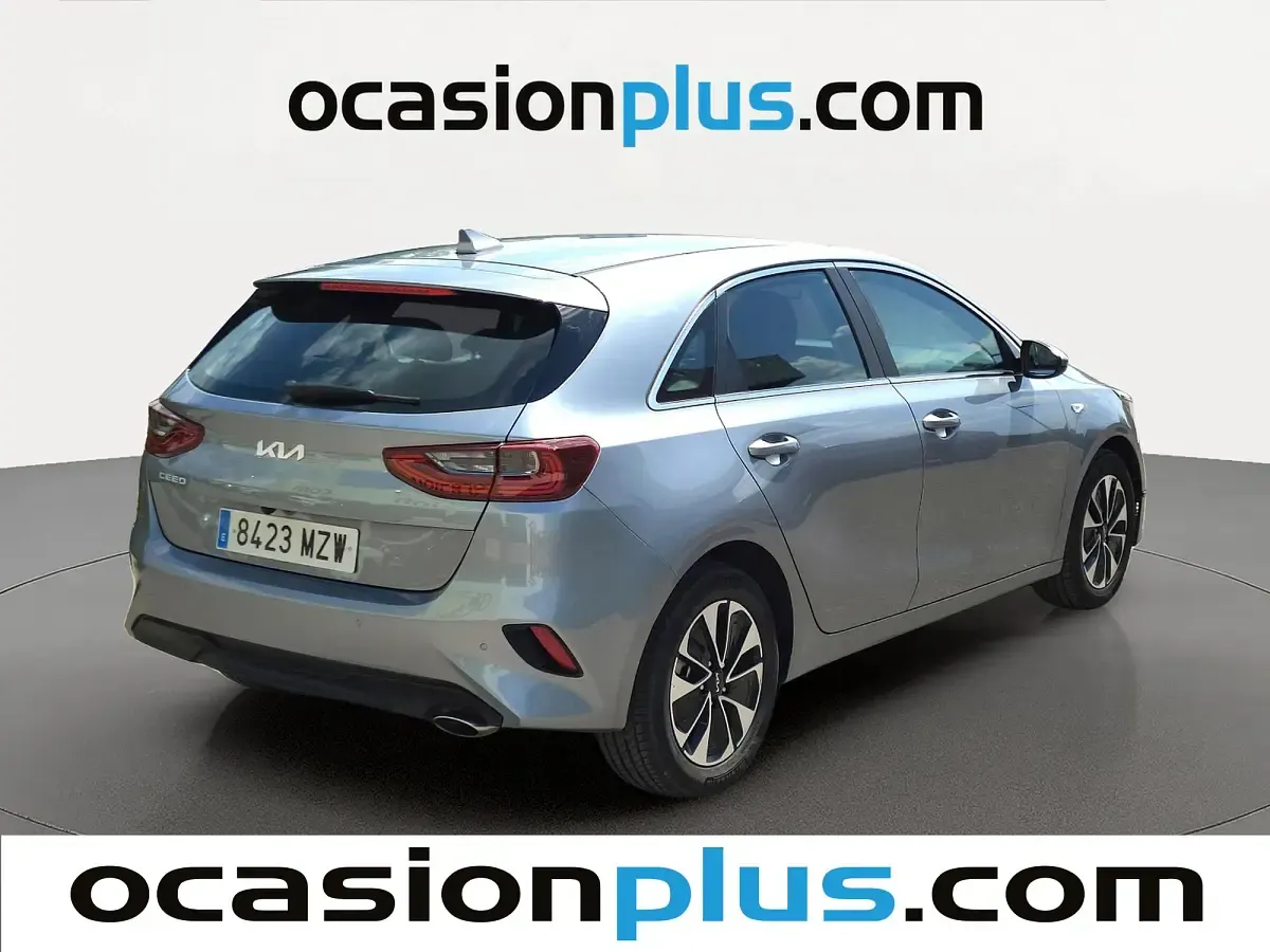 Usado Kia Ceed 101 CV (74 kW) 2025 Gris plata Utilitario