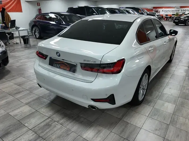 Usado BMW 330e Luxury Line 292 CV (214 kW) 2020 Blanco Berlina