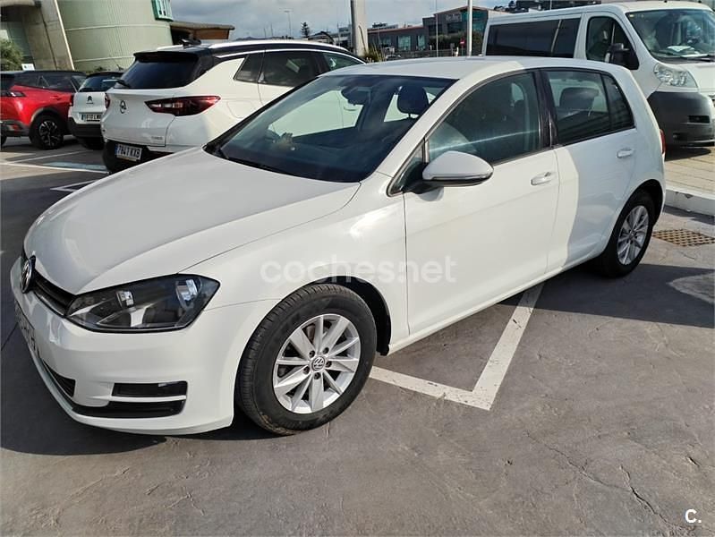 Usado VW Golf VII Advance 105 CV (77 kW) 2014 Blanco Berlina