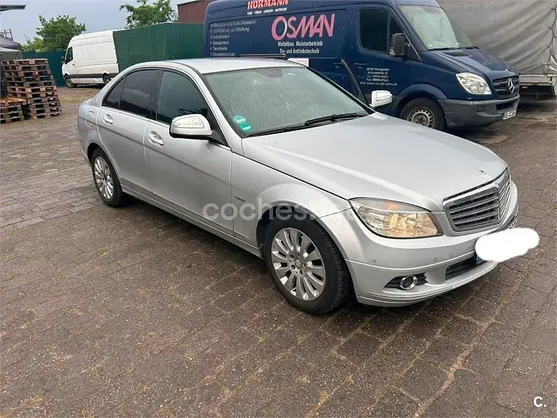 Usado Mercedes C220 170 CV (125 kW) 2008 Gris / plata Berlina