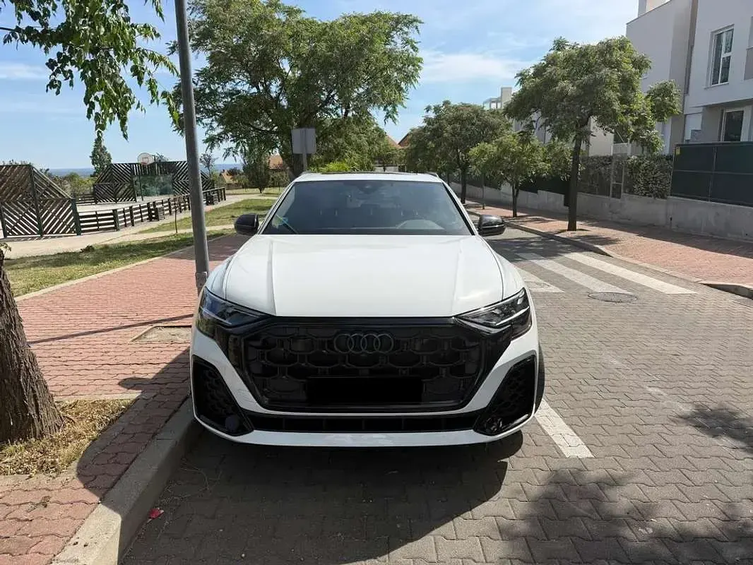 Usado Audi Q8 Ambiente 286 CV (210 kW) 2025 Blanco SUV