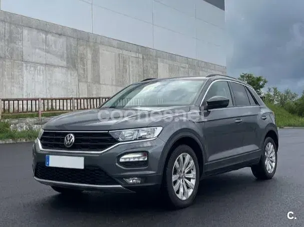 Usado VW T-Roc Advance 110 CV (80 kW) 2021 Gris / plata SUV