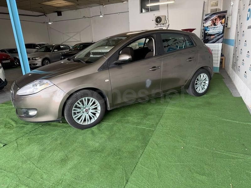 Usado Fiat Bravo Active 120 CV (88 kW) 2008 Gris / plata Utilitario