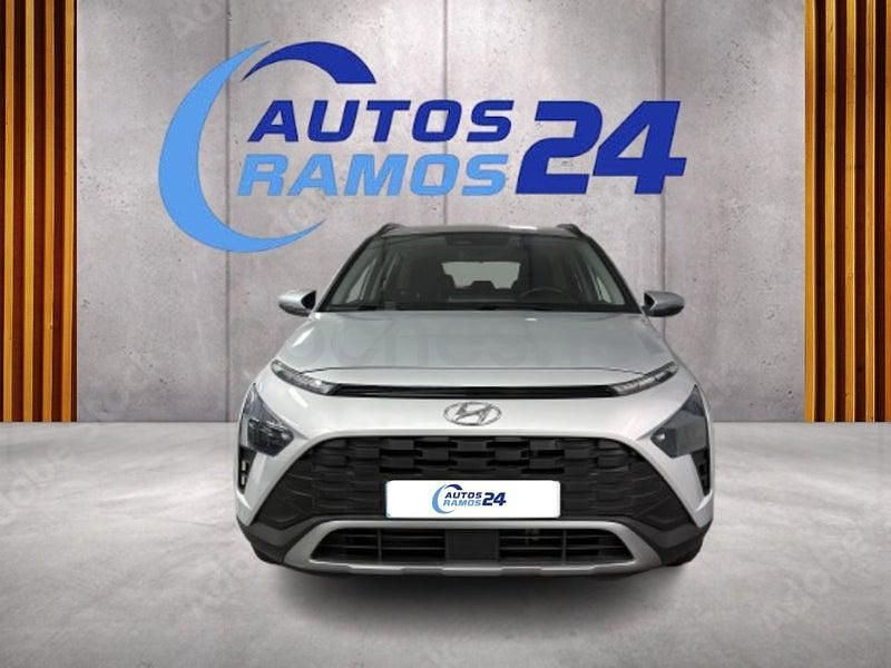 Usado Hyundai Bayon 100 CV (73 kW) 2022 Gris / plata SUV