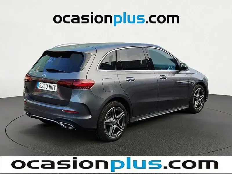 Usado Mercedes B250e AMG 218 CV (160 kW) 2024 Gris Monovolumen