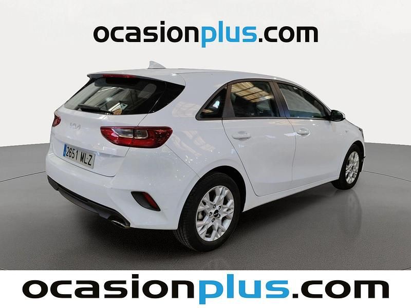 Usado Kia Ceed 120 CV (88 kW) 2023 Blanco Utilitario