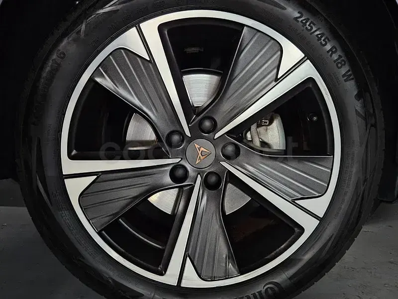 Usado Cupra Formentor 204 CV (150 kW) 2023 Gris / plata SUV