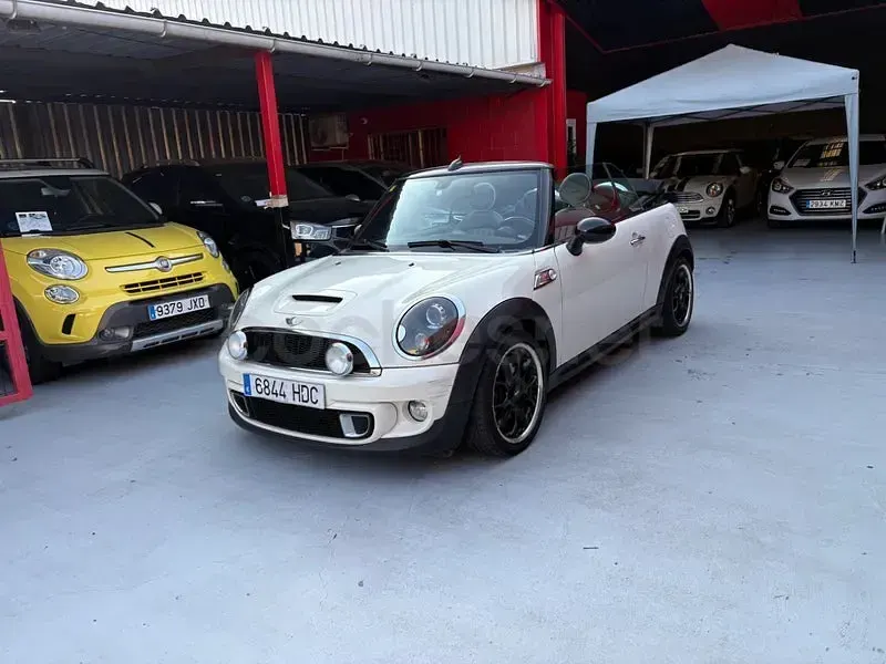 Usado Mini Cooper SD Cabriolet 143 CV (105 kW) 2011 Beige Descapotable