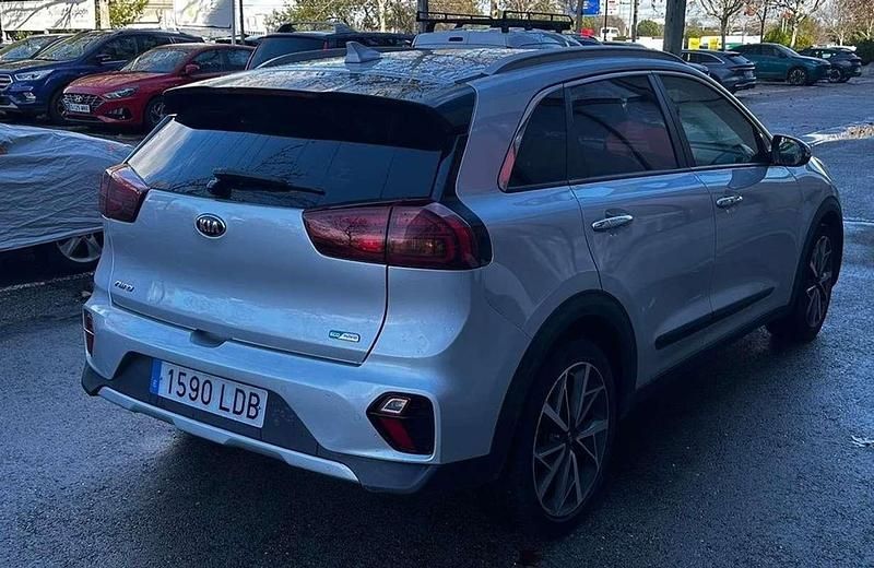 Usado Kia Niro 141 CV (103 kW) 2019 Gris SUV