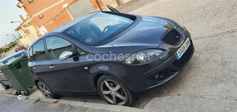 Usado Seat Altea Stylance 140 CV (102 kW) 2005 Negro Monovolumen