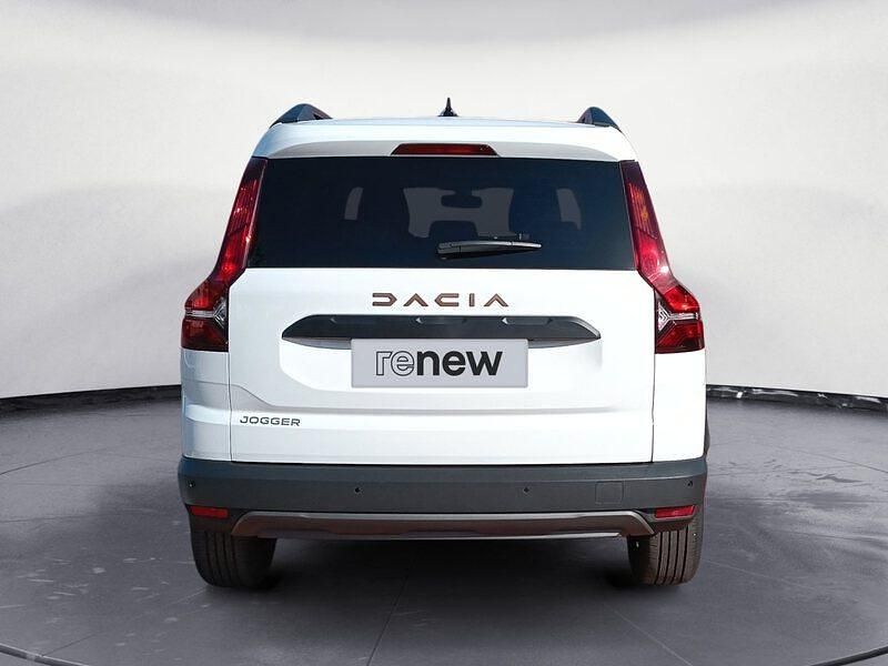 Usado Dacia Jogger Extreme 100 CV (73 kW) 2024 Blanco Monovolumen