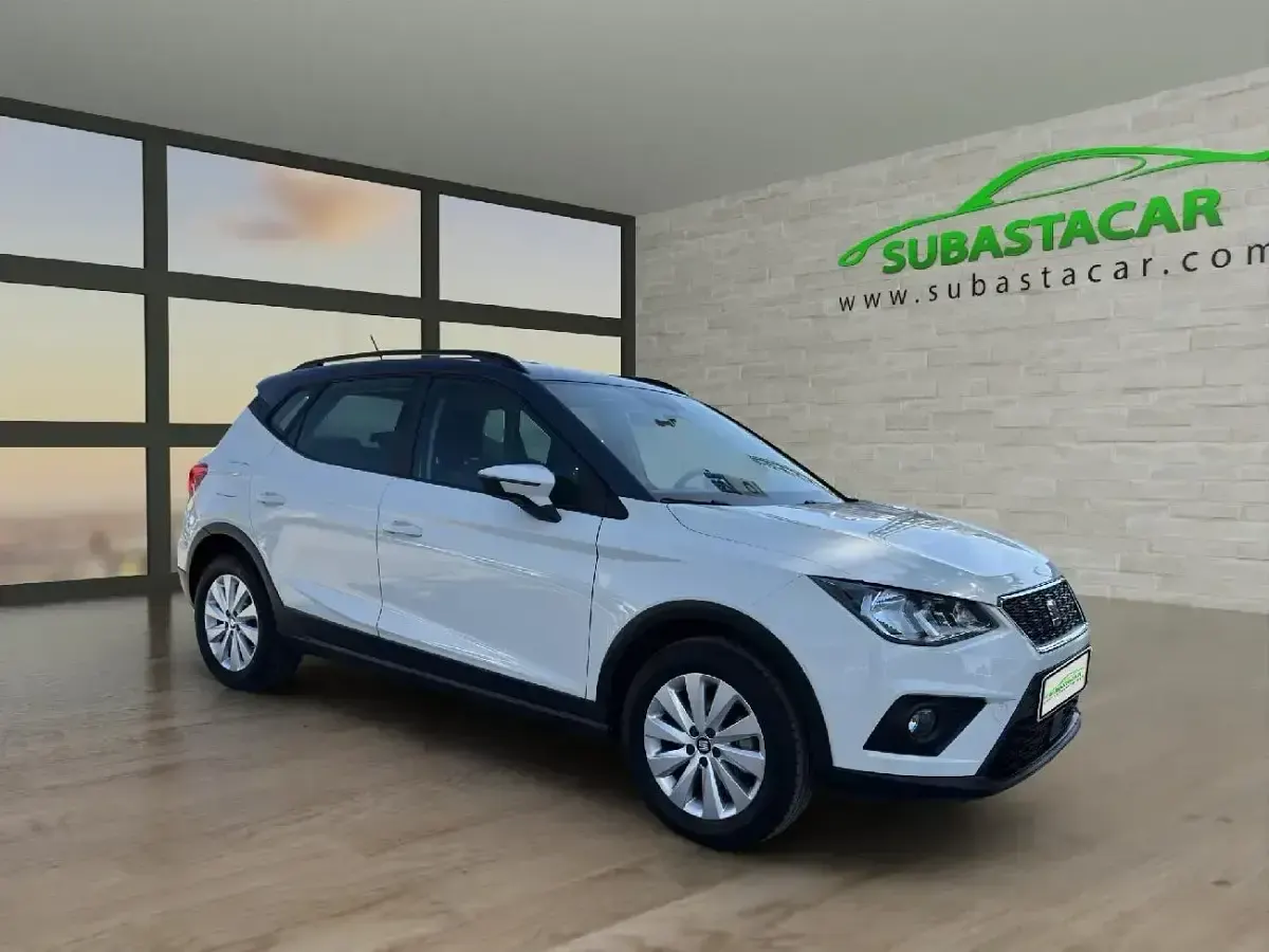 Usado Seat Arona Style 110 CV (80 kW) 2021 Blanco SUV