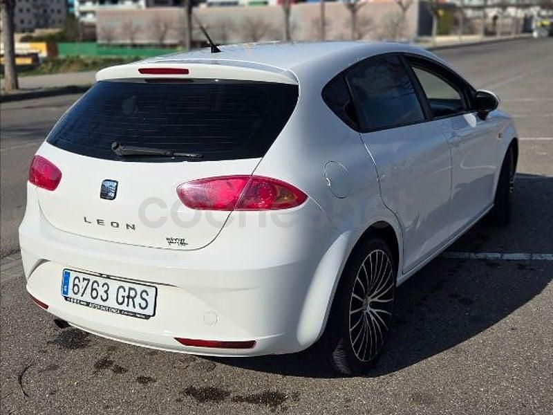 Usado Seat Leon Style 105 CV (77 kW) 2010 Blanco Utilitario