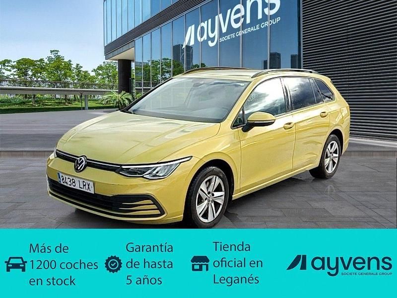 Usado VW Golf VIII Life 116 CV (85 kW) 2021 Amarillo Familiar