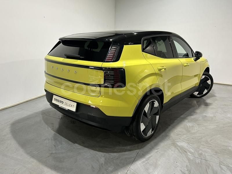 Usado Volvo EX30 Plus 200 kW (272 CV) 2024 Amarillo SUV