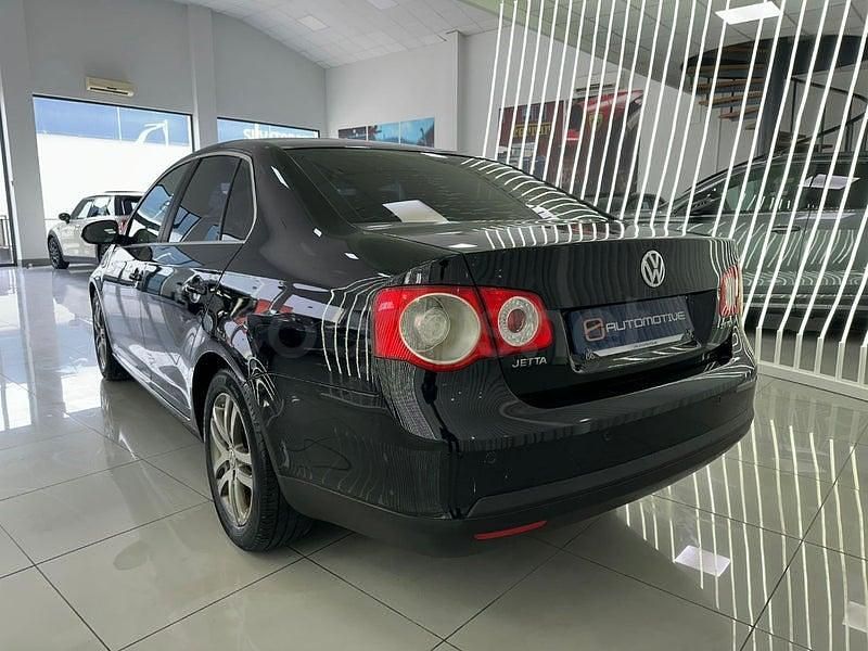 Usado VW Jetta Advance 140 CV (102 kW) 2007 Negro Berlina