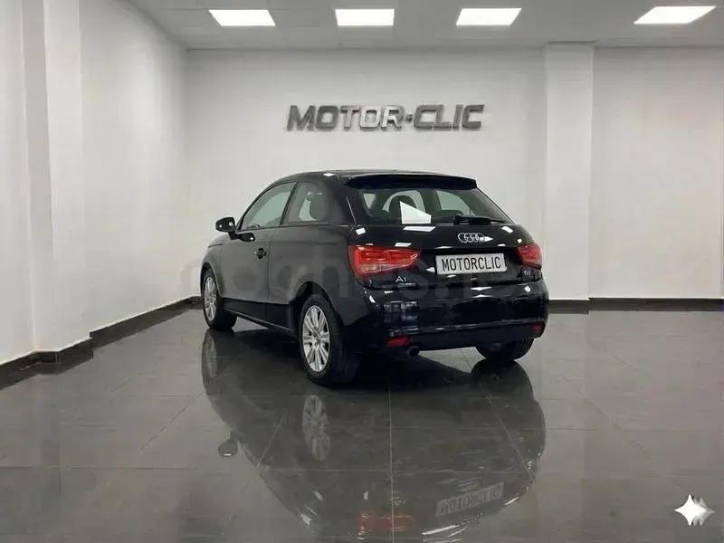 Usado Audi A1 Ambition 105 CV (77 kW) 2012 Negro Utilitario