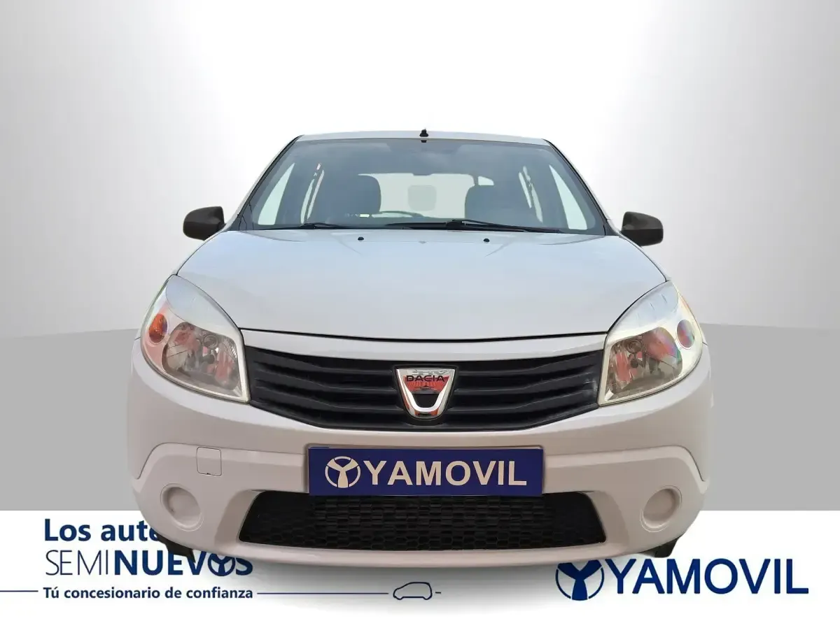 Usado Dacia Sandero Ambiance 75 HP (55 kW) 2012 Branco Citadino