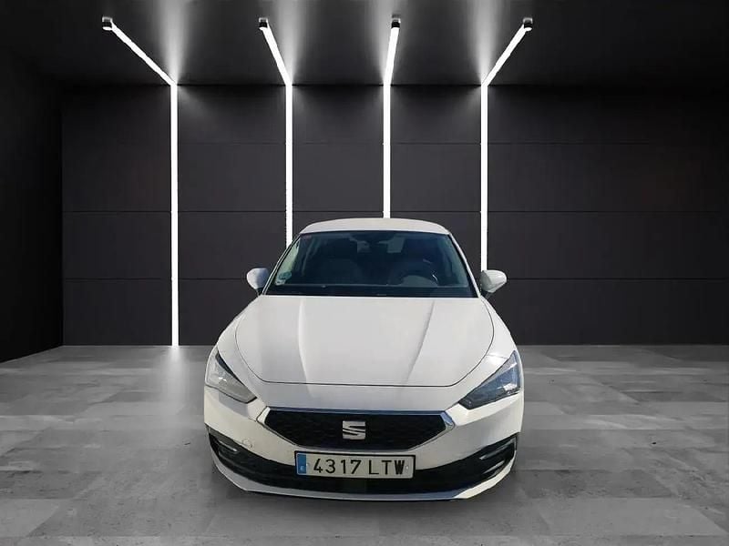 Usado Seat Leon Style 115 CV (84 kW) 2021 Blanco