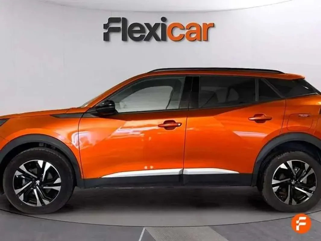Usado Peugeot 2008 Allure 131 CV (96 kW) 2023 Naranja SUV