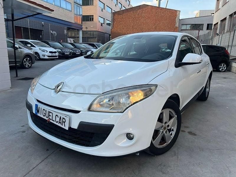 Usado Renault Mégane Dynamique 105 CV (77 kW) 2010 Blanco Berlina