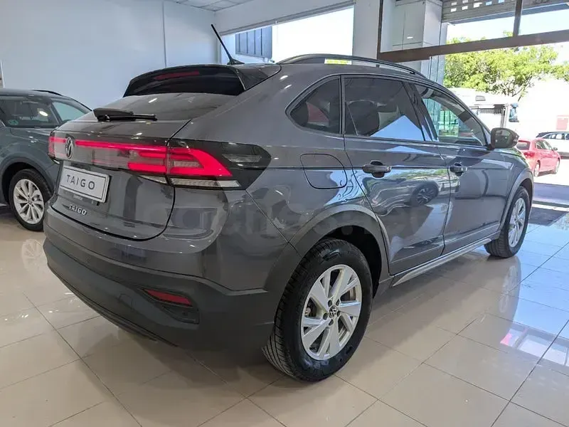 Usado VW Taigo Life 110 CV (80 kW) 2022 Gris / plata SUV