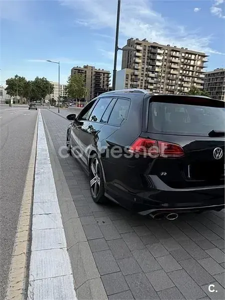 Usado VW Golf VII R 300 CV (220 kW) 2015 Negro Familiar