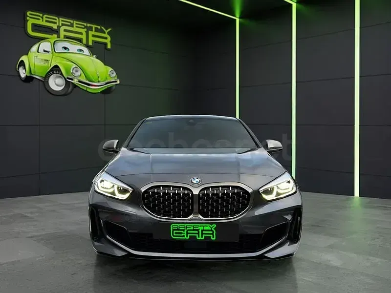 Usado BMW M135 Shadowline 306 CV (225 kW) 2020 Gris / plata Utilitario