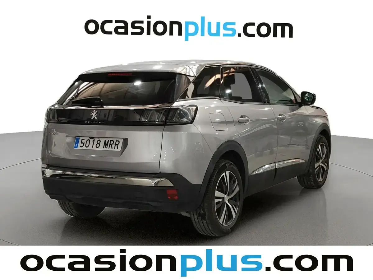 Usado Peugeot 3008 Allure 136 CV (100 kW) 2024 Gris SUV