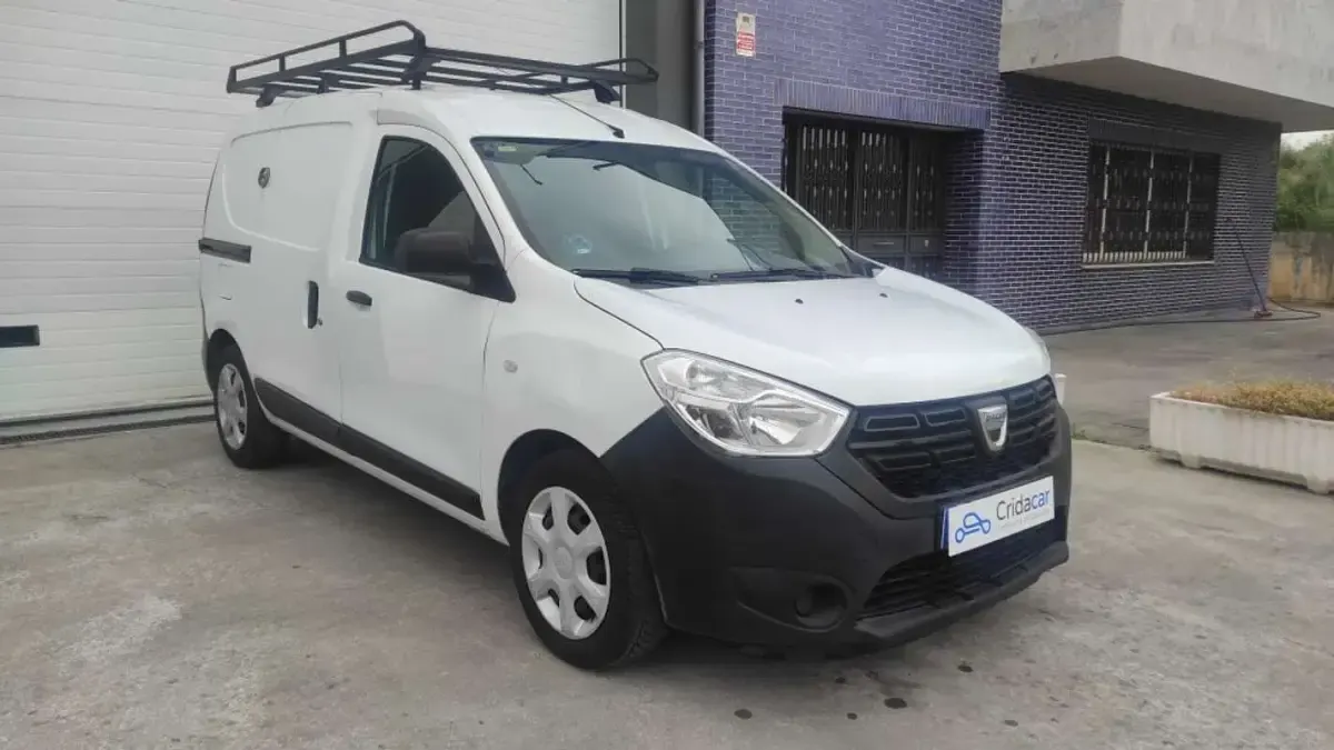 Usado Dacia Dokker Ambiance 75 CV (55 kW) 2018 Blanco Monovolumen